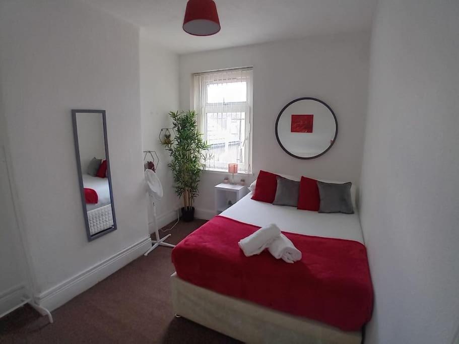 Large Family Home Central Location 3 Double Bedrooms And 1 Single Bedroom Cardiff Exterior foto
