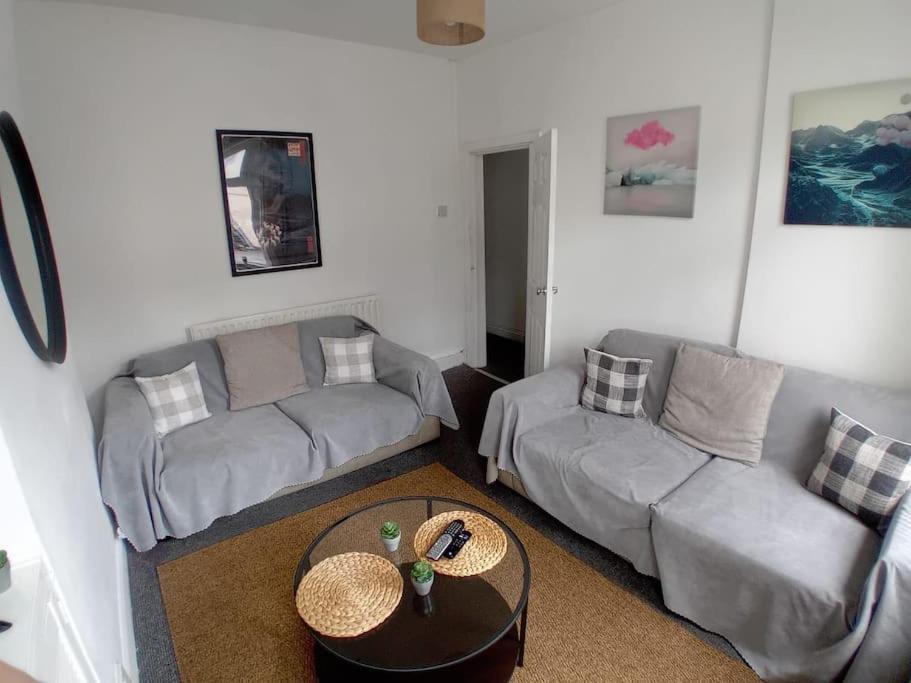 Large Family Home Central Location 3 Double Bedrooms And 1 Single Bedroom Cardiff Exterior foto